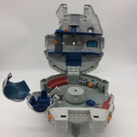 Star Wars Action 2011 Hasbro Millenium Falcon Spaceship w/Hidden Compartments - Picture 7 of 16